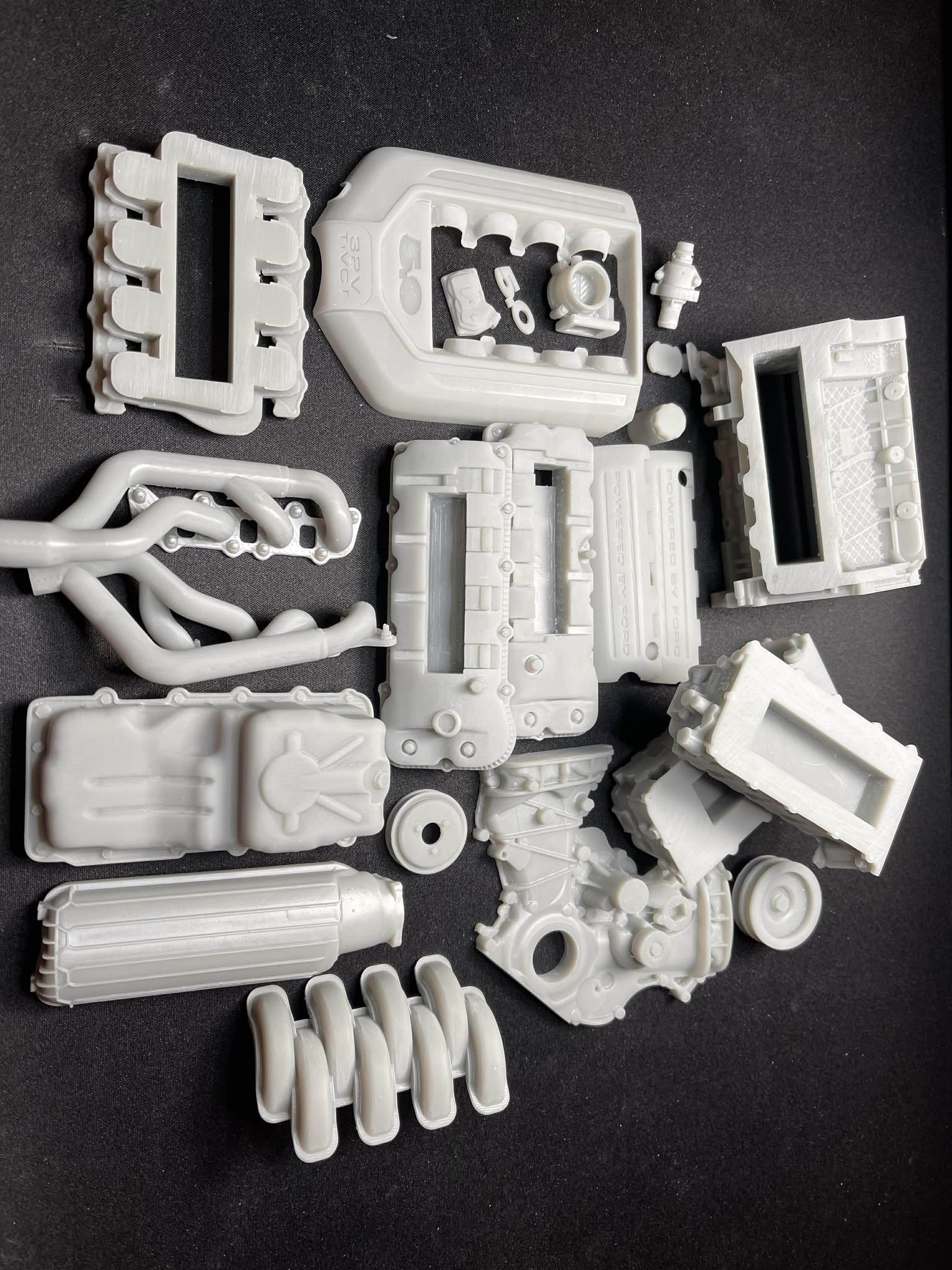 1/6 Masterworks Ford Coyote 5.0 Engine - Model Maker's Workshop