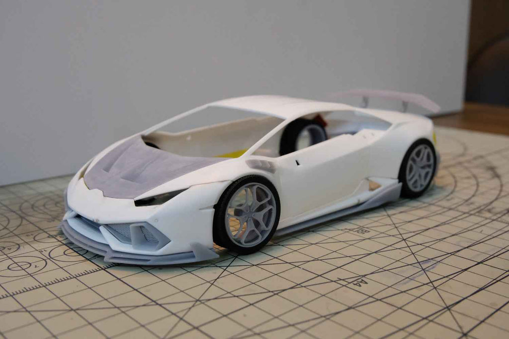 Aoshima Lamborghini Huracán LP610-4 Vorsteiner Body Kit & Rotiform HUR Wheels – 1/24 Scale